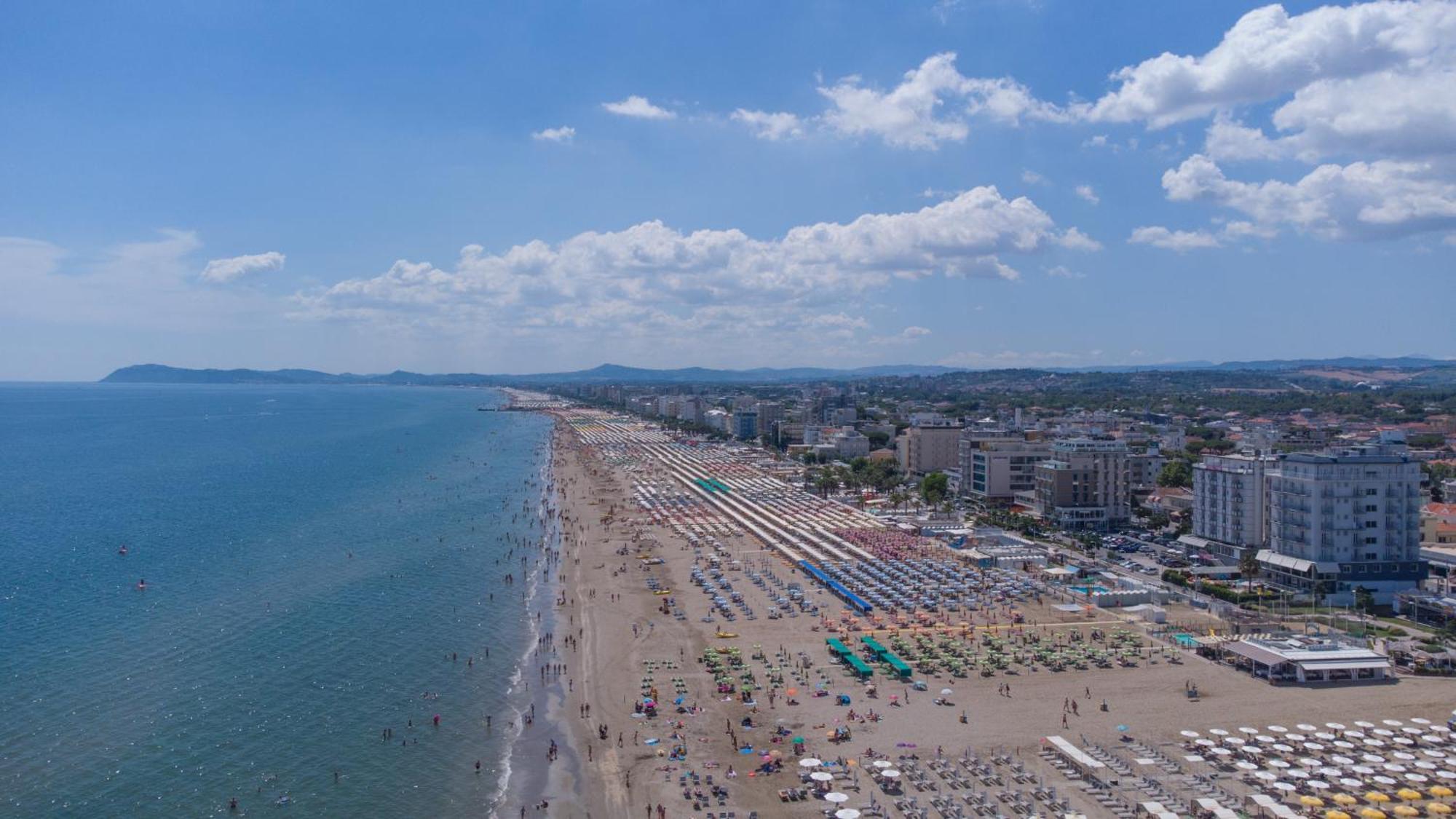 Hotel San Marino Riccione Buitenkant foto
